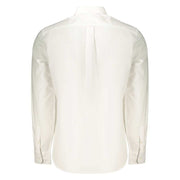 Guess Jeans weißes Herrenhemd aus 100% Baumwolle mit Button-Down-Kragen und gesticktem Logo