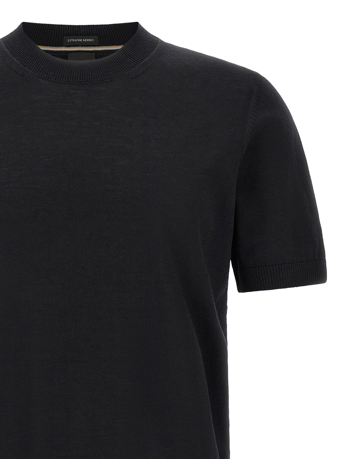 Hugo Boss Black T-Shirt in Pure Virgin Wool