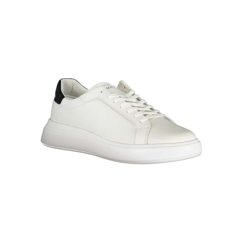 Calvin Klein Schlichte weiße Sneakers mit kontrastierenden Akzenten